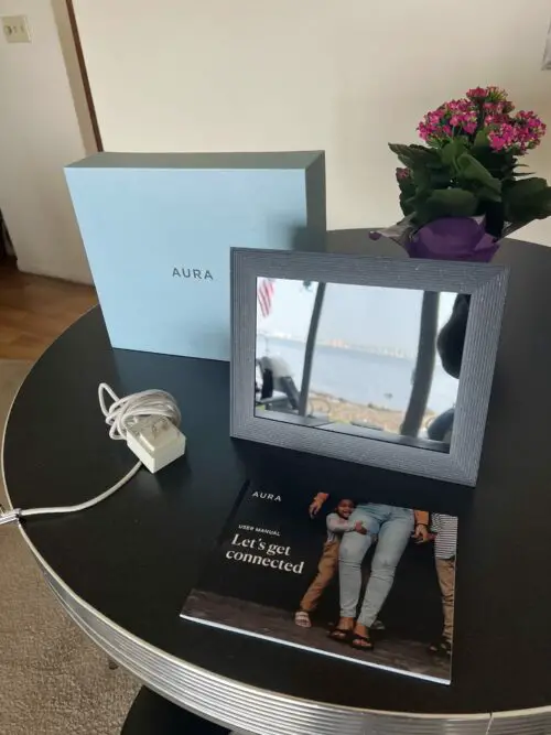 aura digital photo frame