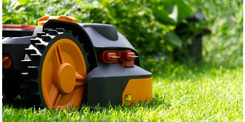 Husqvarna vs Worx vs Ecovacs